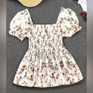 SHEIN NWOT - Floral Puff Short Sleeve Smocked Shirt - Floral Pattern Peplum Top